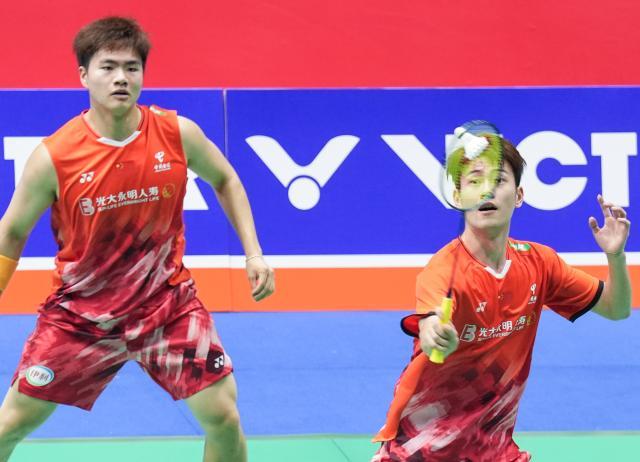 足球联赛-梁伟铿/王昶新周期首站赛事次轮出局 意外？正常！